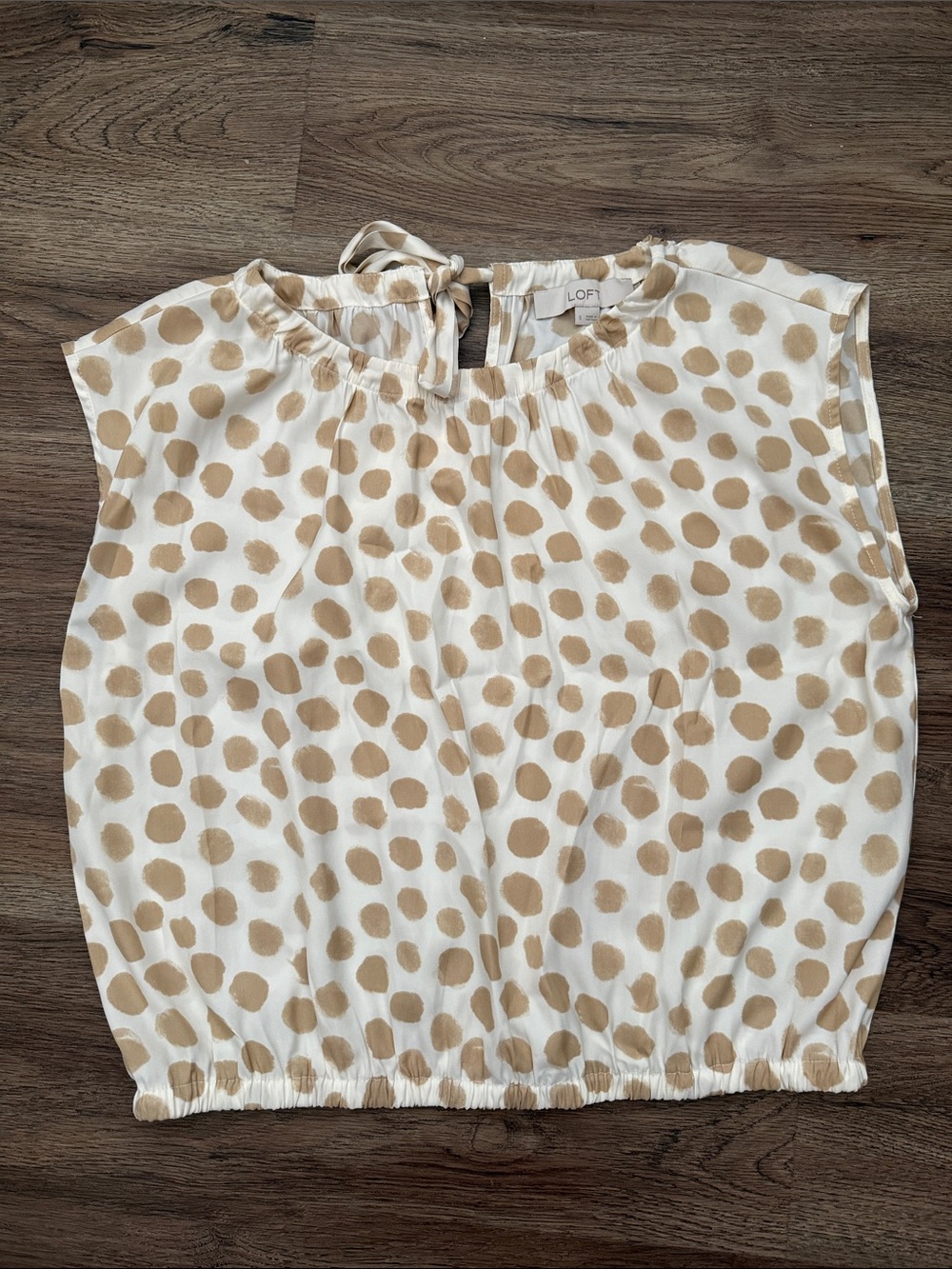 LOFT TIE BACK BUBBLE HEM SLEEVELESS GATHERED NECK TOP